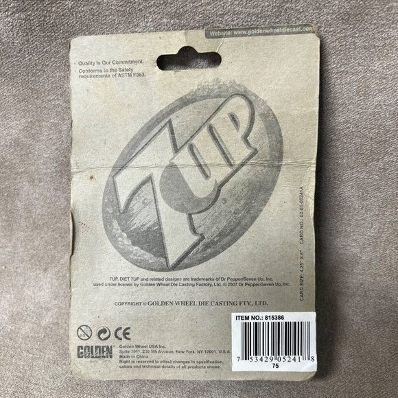 Vintage 7-UP 2-pack Die-cast Cars - Picture 3 of 3